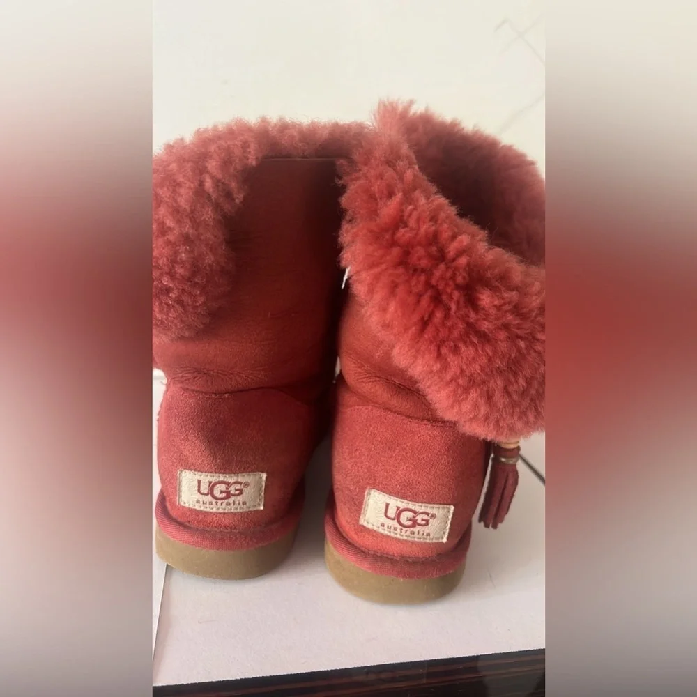 UGG questions leave